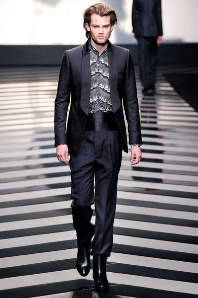 Look 49